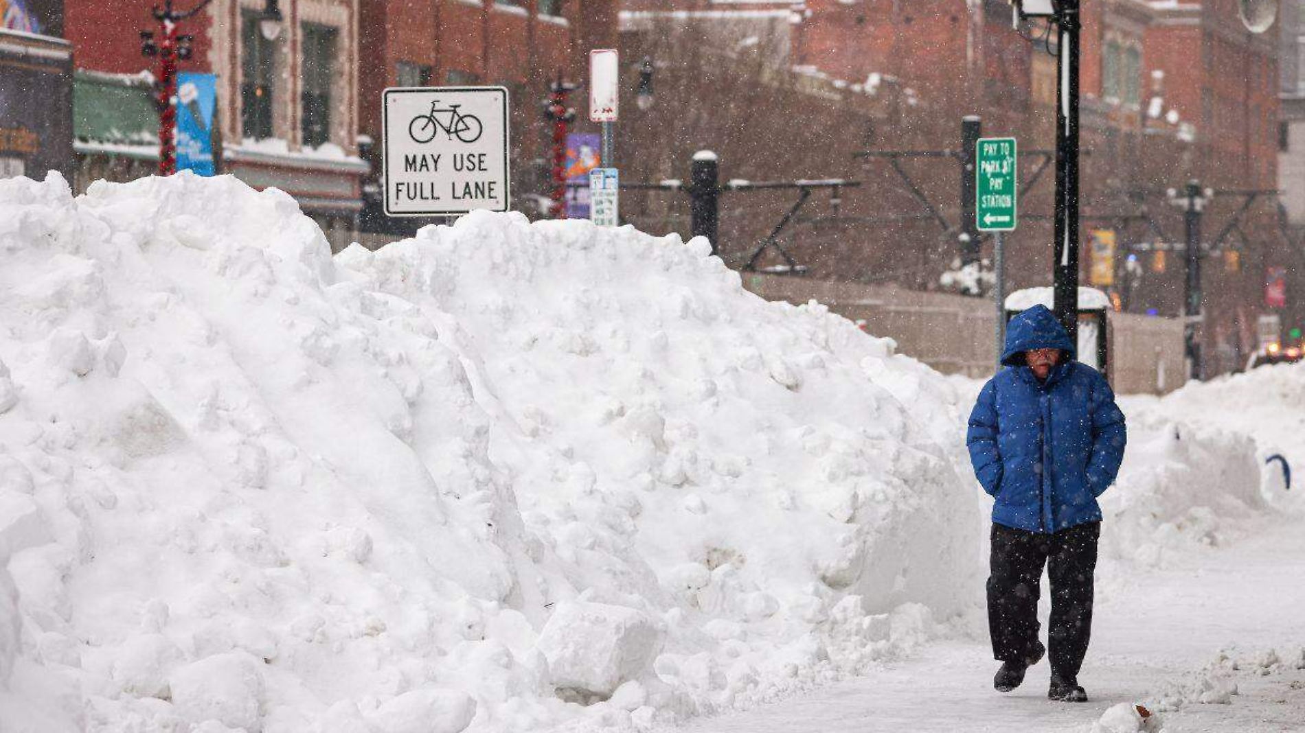 Tormenta invernal que azota EU deja más de 50 muertes; temen más víctimas